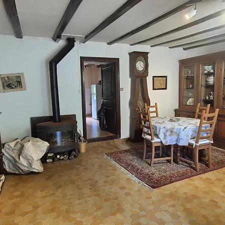 Rustique Et Confortable *